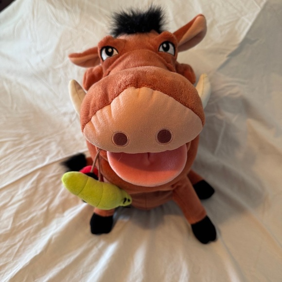 Disney Store The Lion King 16" Pumbaa Plush Stuffed Animal Toy - Picture 7 of 7